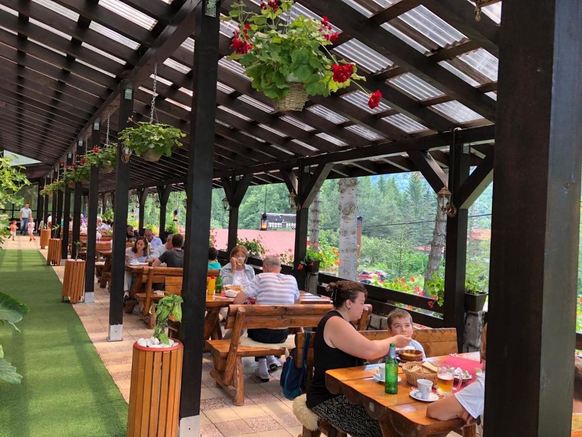 Hanul Izvorul Rece Sinaia Exterior foto