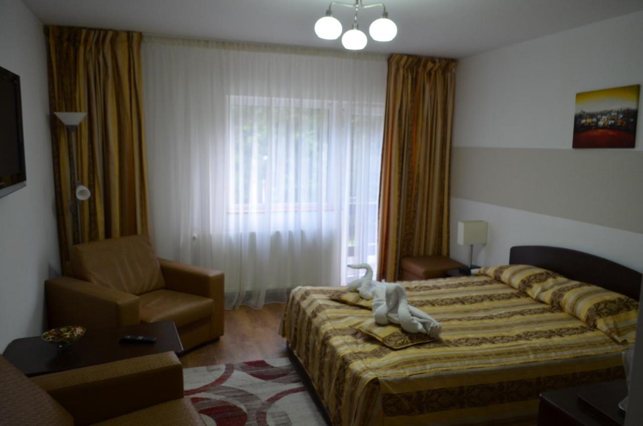 Hanul Izvorul Rece Sinaia Exterior foto