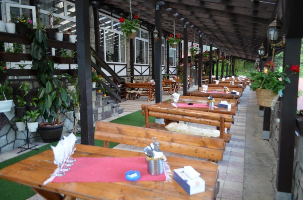 Hanul Izvorul Rece Sinaia Exterior foto